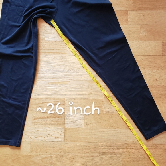 Under Armour Black Capris - Picture 4 of 6